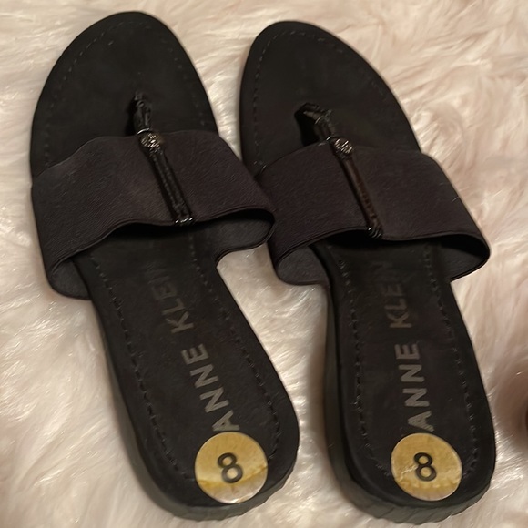 5 pairs of shoes - Picture 2 of 8